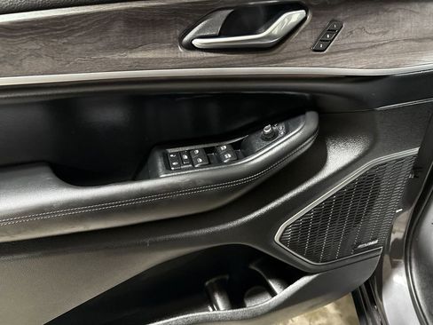 Used 2022 Jeep Grand Cherokee Limited image 21