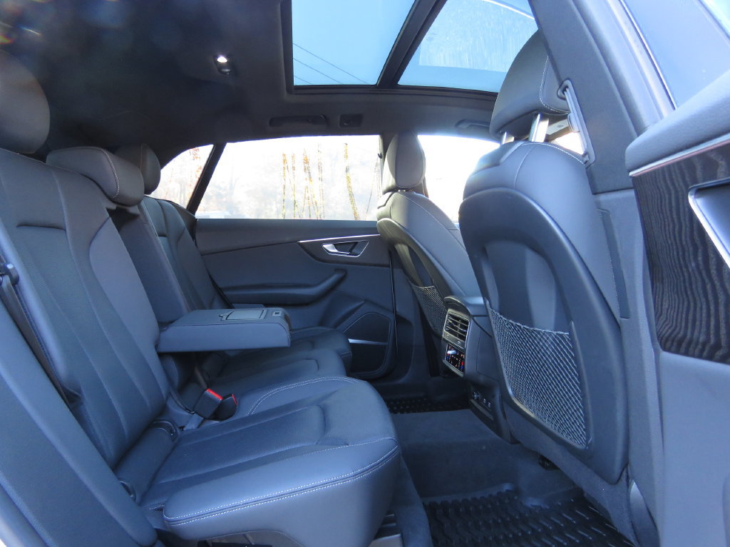 Used 2021 Audi Q8 Premium Plus AWD/4WD image 16