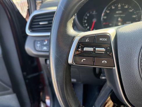 Used 2019 Kia Sorento EX image 18