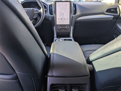 Used 2022 Ford Edge SEL w/ Sport Appearance Package image 27