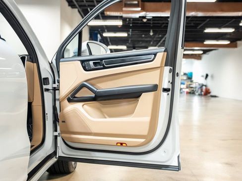 Used 2022 Porsche Cayenne GTS image 60