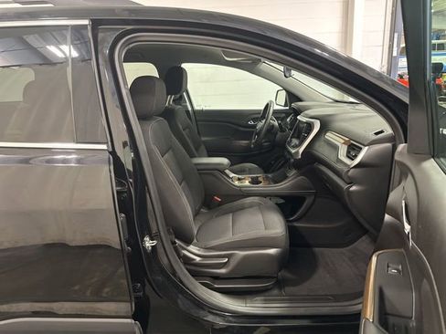 Used 2023 GMC Acadia SLE w/ Driver Convenience Package FWD image 12