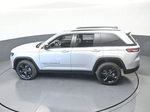 New 2026 Jeep Grand Cherokee Limited w/ Limited Altitude Package RWD image 43