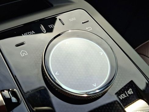 Used 2025 BMW iX xDrive50 w/ Premium Package image 25