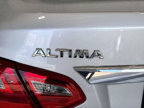 Used 2017 Nissan Altima 2.5 SV FWD image 9