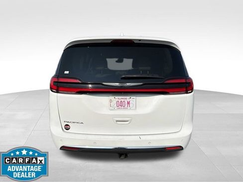 Used 2021 Chrysler Pacifica Touring-L FWD image 5