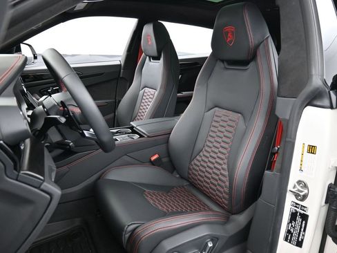 Used 2024 Lamborghini Urus S image 5
