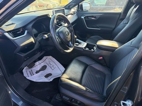 Used 2020 Toyota RAV4 XSE image 5