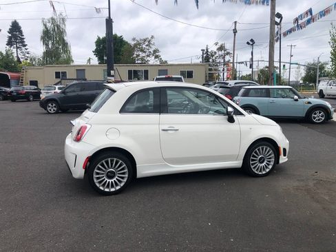 Used 2018 FIAT 500 Lounge FWD image 2