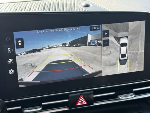 Used 2024 Hyundai Elantra Limited image 20