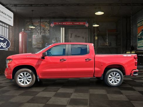 Used 2022 Chevrolet Silverado 1500 Custom AWD/4WD image 3