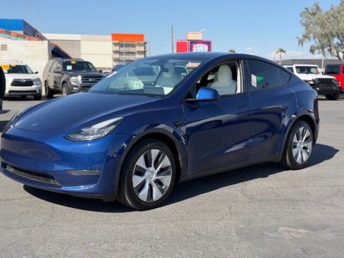 Used 2020 Tesla Model Y Long Range image 6