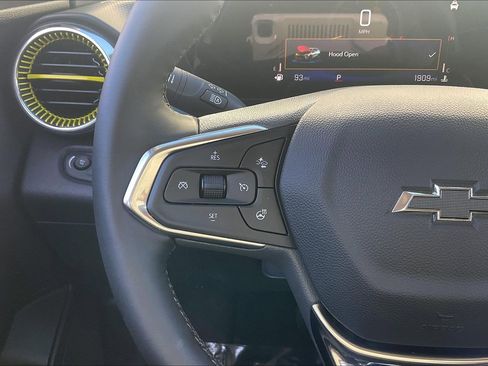 Used 2025 Chevrolet Trax ACTIV image 23