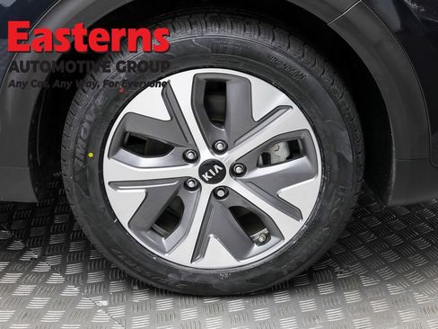 Used 2021 Kia Niro EX w/ Cold Weather Package image 28