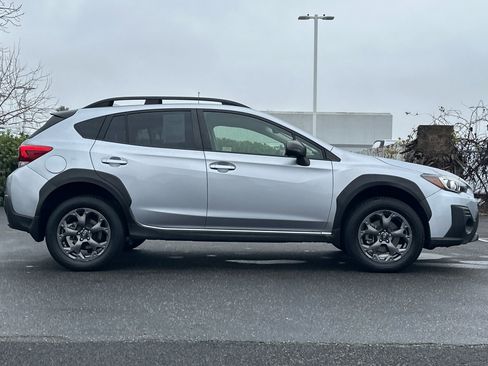 Used 2022 Subaru Crosstrek 2.5i Sport w/ Moonroof Package image 3