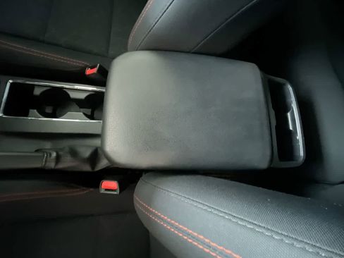 Certified 2018 Toyota Tacoma TRD Off-Road AWD/4WD image 21