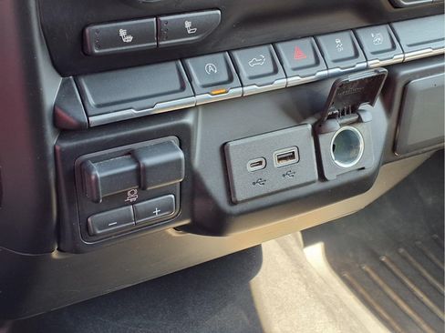 Used 2019 Chevrolet Silverado 1500 LT w/ Texas Edition AWD/4WD image 11