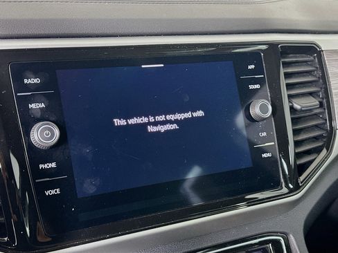 Used 2022 Volkswagen Atlas Cross Sport SE FWD image 21