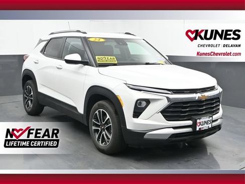 Used 2024 Chevrolet TrailBlazer LT FWD image 1