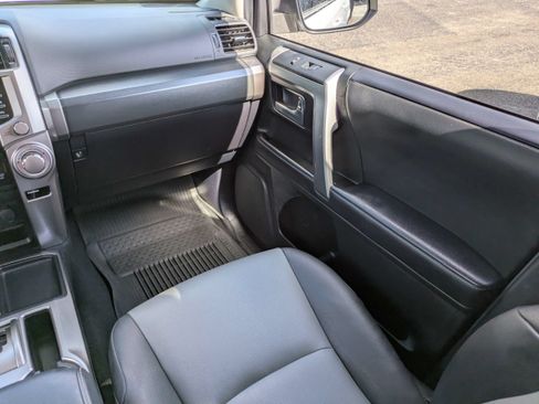 Used 2023 Toyota 4Runner SR5 Premium w/ Moonroof Package RWD image 17