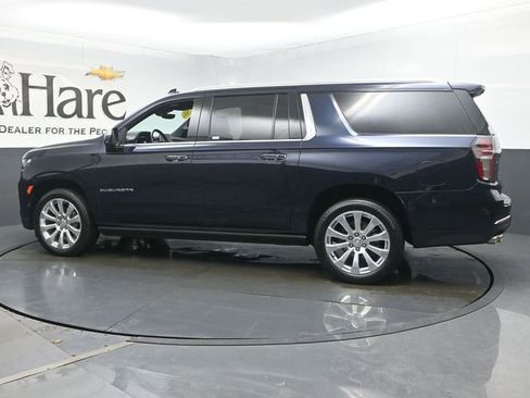 Used 2024 Chevrolet Suburban Premier w/ Premium Package 2 AWD/4WD image 57