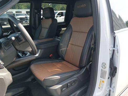 Used 2025 Chevrolet Silverado 3500 High Country w/ Technology Package AWD/4WD image 54