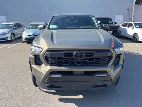 Used 2025 Toyota Tacoma TRD Off-Road w/ TRD Off Road Premium Package AWD/4WD image 2