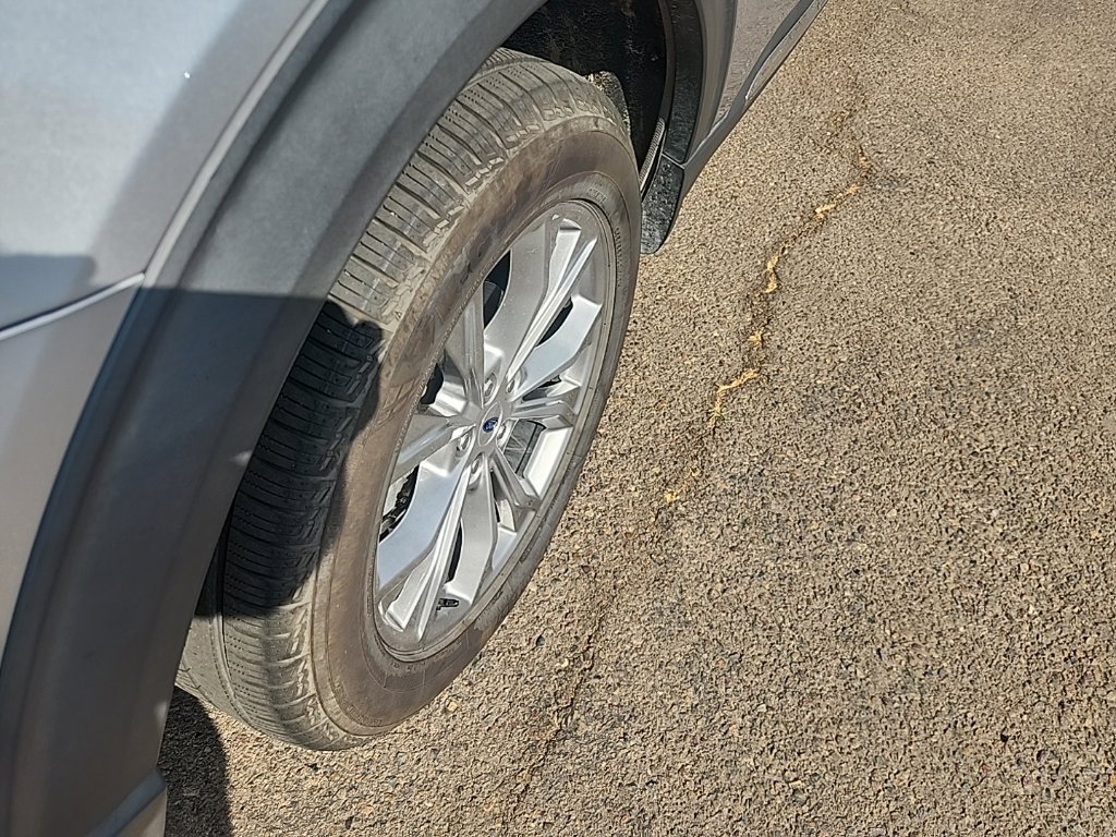 Used 2023 Ford Explorer XLT w/ Equipment Group 202A AWD/4WD image 14