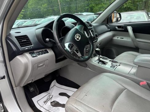 Used 2013 Toyota Highlander SE image 25
