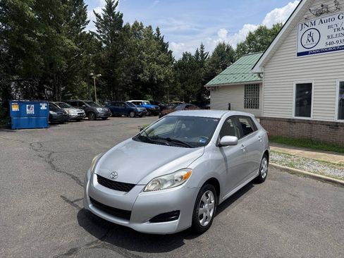 Used 2009 Toyota Matrix FWD image 2