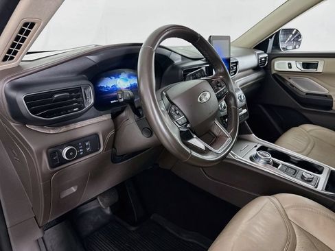 Used 2020 Ford Explorer Platinum w/ Premium Technology Package AWD/4WD image 4