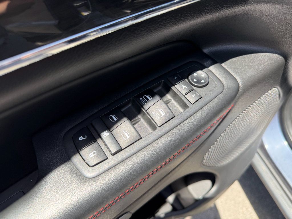 Used 2019 Jeep Grand Cherokee Trailhawk w/ Trailhawk Luxury Group AWD/4WD image 12