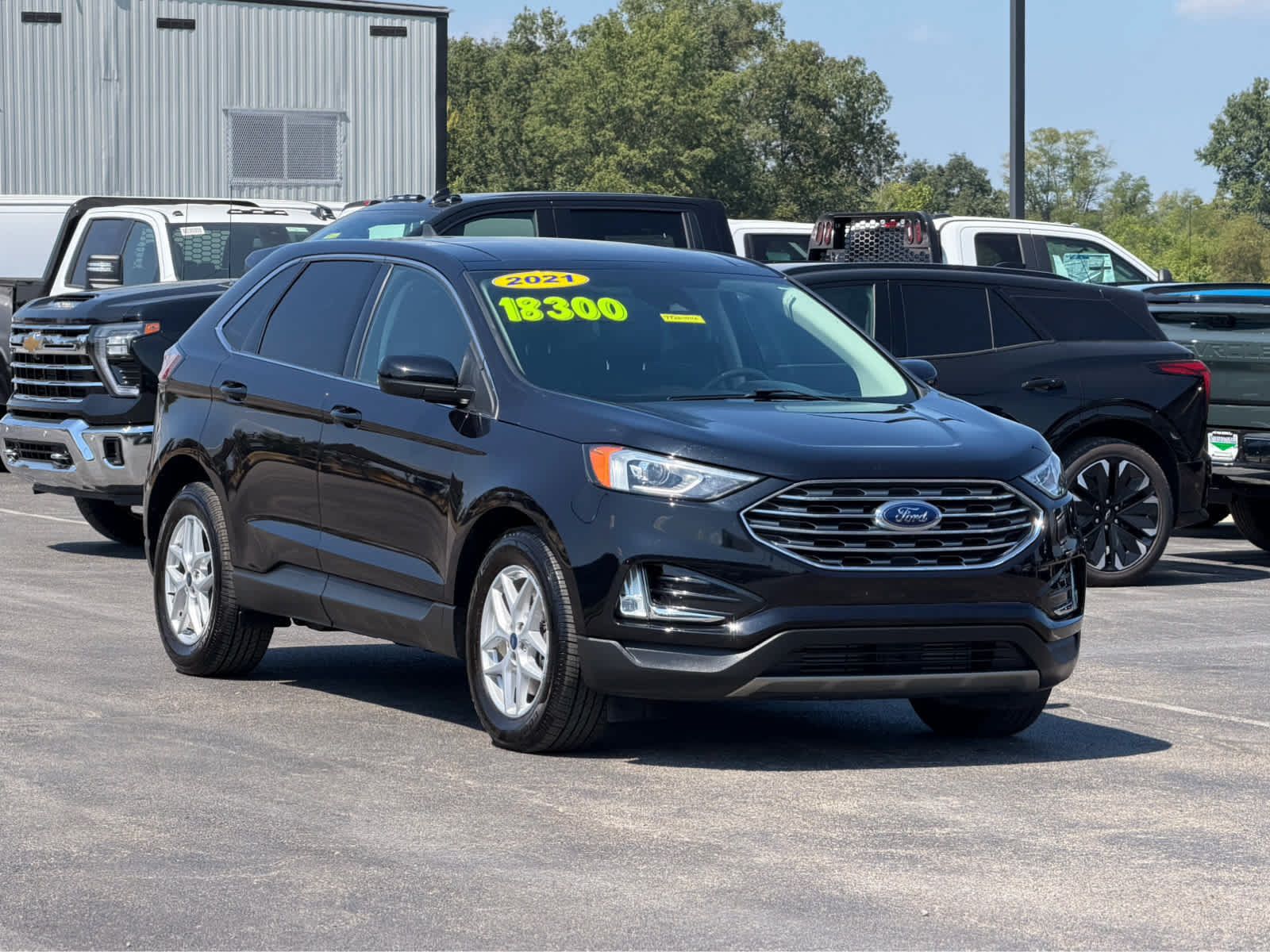 Used 2021 Ford Edge SEL w/ Convenience Package FWD image 2