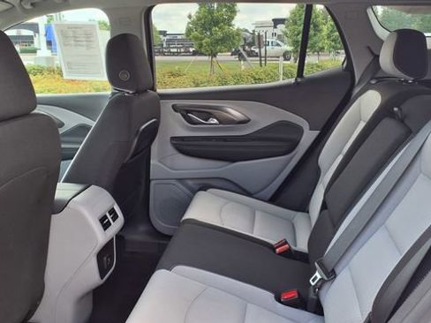 Used 2023 GMC Terrain SLE image 17