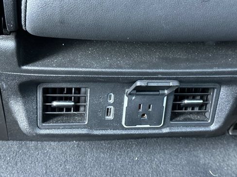 Used 2025 GMC Sierra 1500 SLT RWD image 40