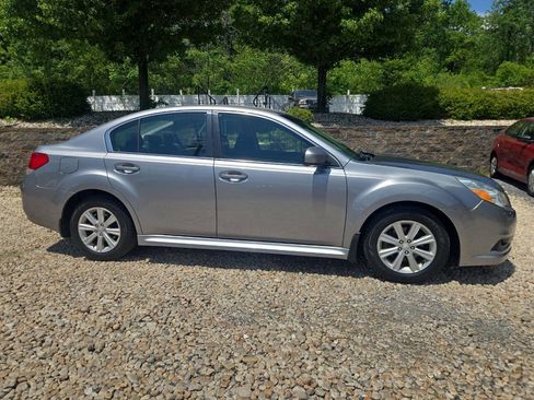 Used 2011 Subaru Legacy 2.5i Premium AWD/4WD image 7