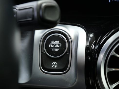 Certified 2022 Mercedes-Benz GLB 250 4MATIC image 26