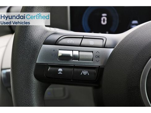 Used 2025 Hyundai Tucson SE FWD image 18