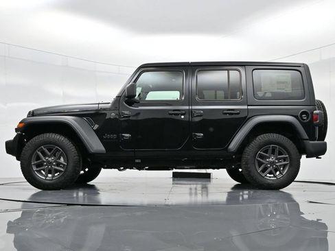 Used 2024 Jeep Wrangler Unlimited Sport AWD/4WD image 43