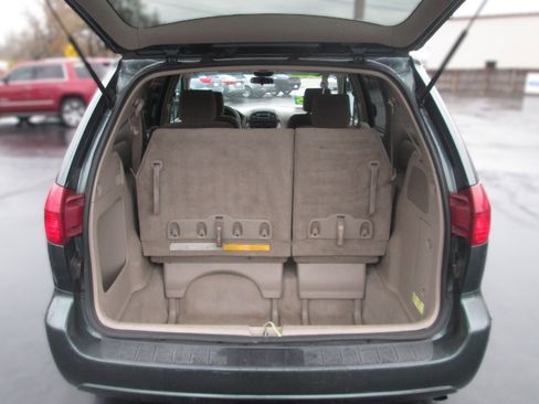 Used 2004 Toyota Sienna LE image 9