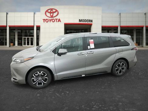 New 2026 Toyota Sienna Platinum AWD/4WD image 18