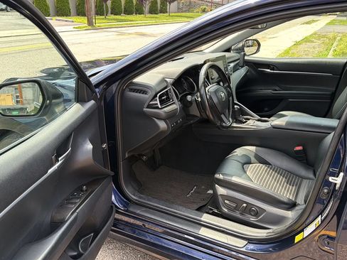 Used 2021 Toyota Camry SE FWD image 23
