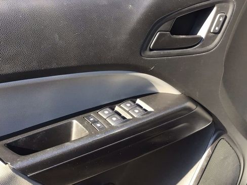 Used 2019 GMC Canyon 2WD Crew Cab w/ Convenience Package image 16