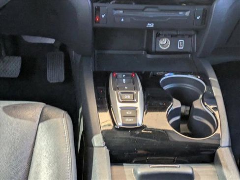 Used 2020 Honda Pilot Touring image 18