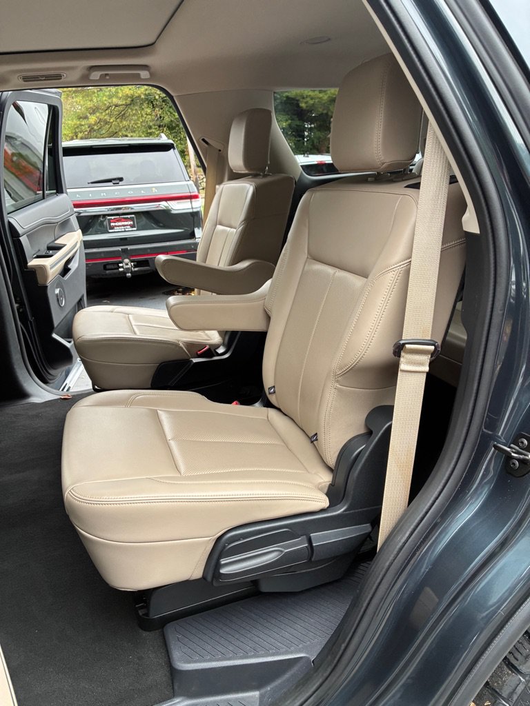 Used 2024 Ford Expedition XLT AWD/4WD image 24