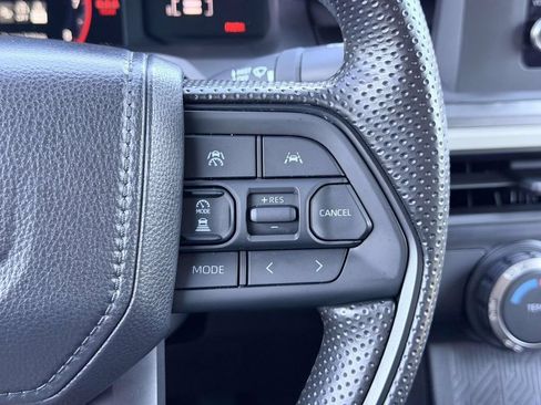 Certified 2025 Toyota Tacoma SR5 AWD/4WD image 7