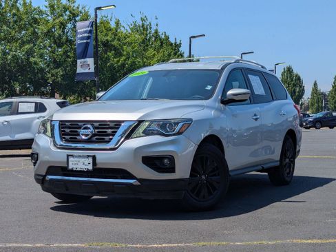 Used 2019 Nissan Pathfinder SV FWD image 1