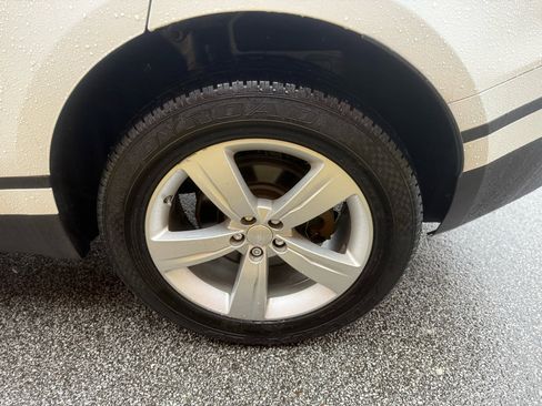 Used 2018 Land Rover Range Rover Velar S image 40