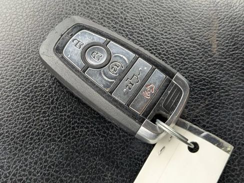 Used 2021 Ford F250 Lariat w/ Lariat Ultimate Package AWD/4WD image 28