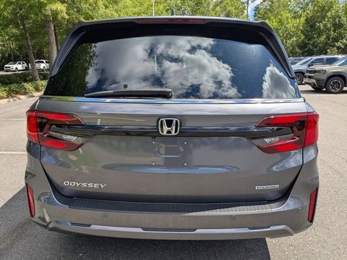 Certified 2025 Honda Odyssey Touring image 9